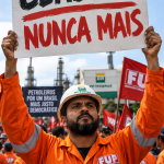 Petroleiro em protesto contra a censura